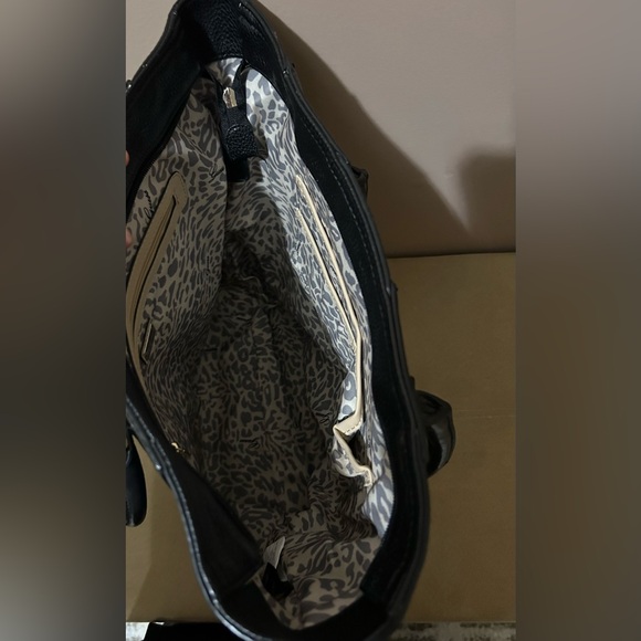 Guess purse - Picture 5 of 6